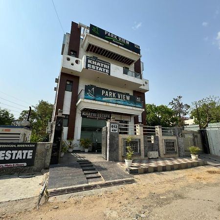 Parkview Residency Hotel คูร์เคาน์ ภายนอก รูปภาพ