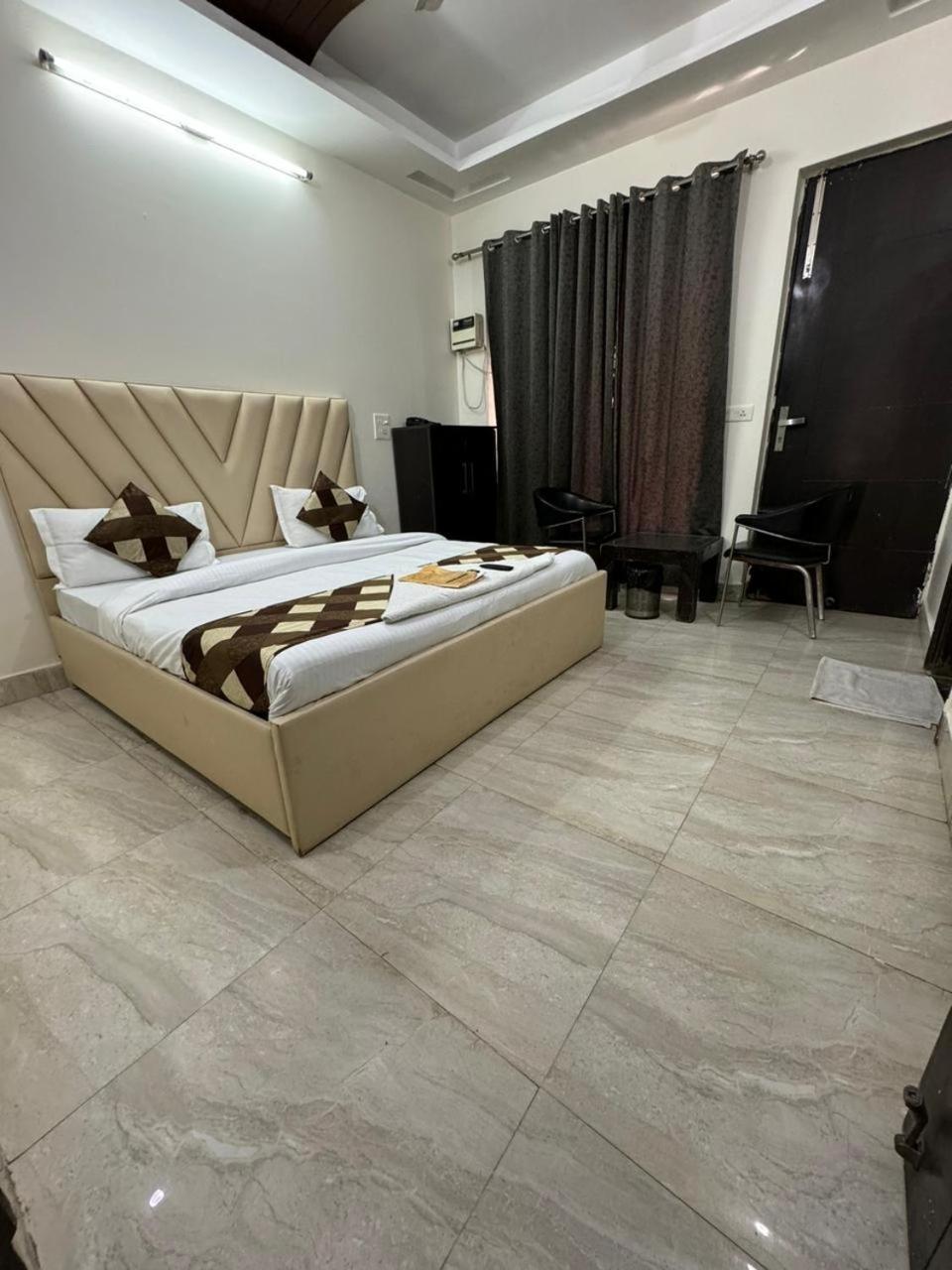 Parkview Residency Hotel คูร์เคาน์ ภายนอก รูปภาพ