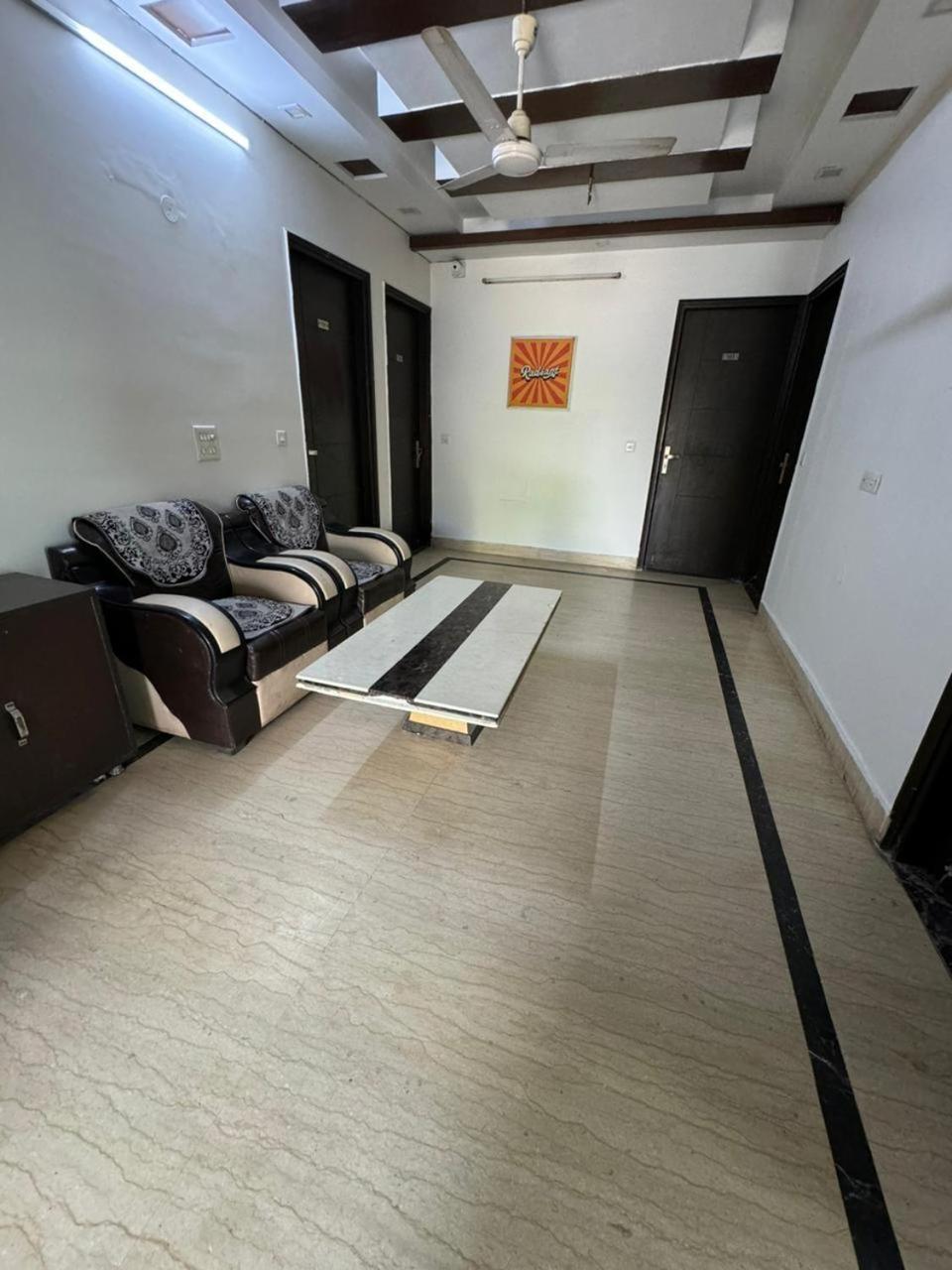 Parkview Residency Hotel คูร์เคาน์ ภายนอก รูปภาพ